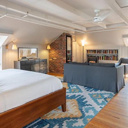 Oakhurst Inn Charlottesville Bagian luar foto