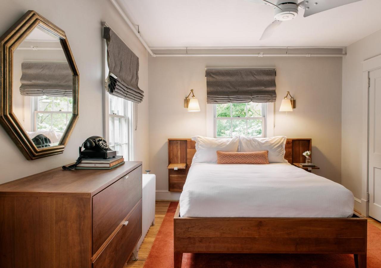 Oakhurst Inn Charlottesville Bagian luar foto