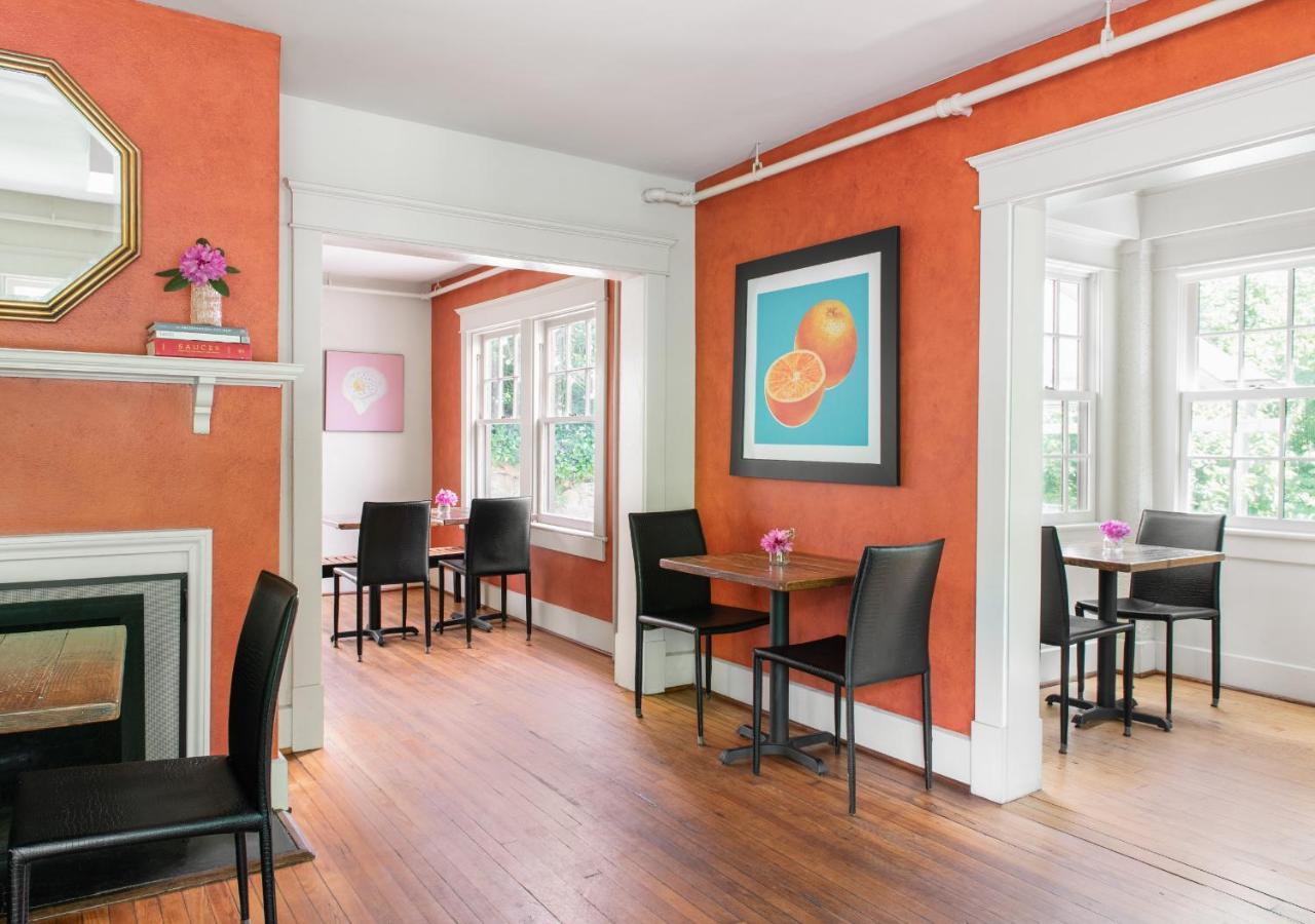 Oakhurst Inn Charlottesville Bagian luar foto