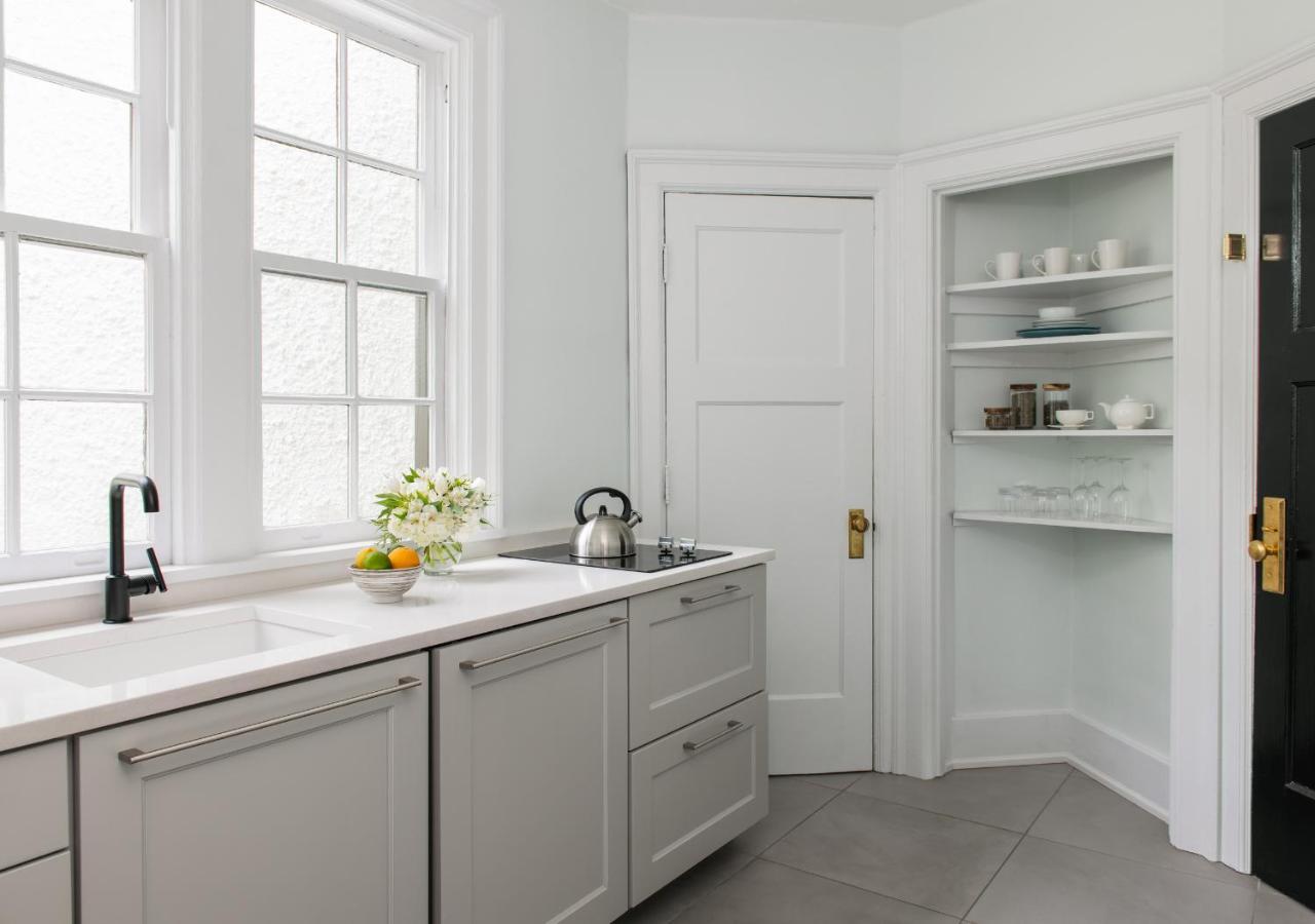 Oakhurst Inn Charlottesville Bagian luar foto
