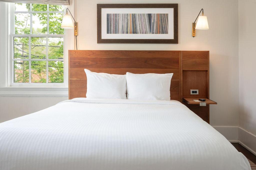 Oakhurst Inn Charlottesville Bagian luar foto