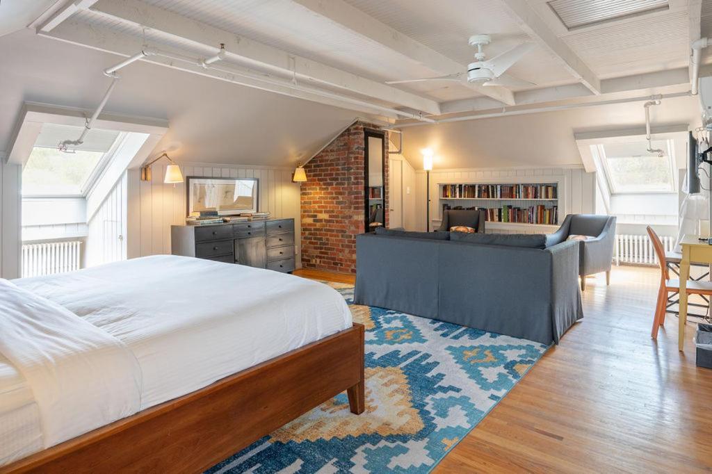 Oakhurst Inn Charlottesville Bagian luar foto