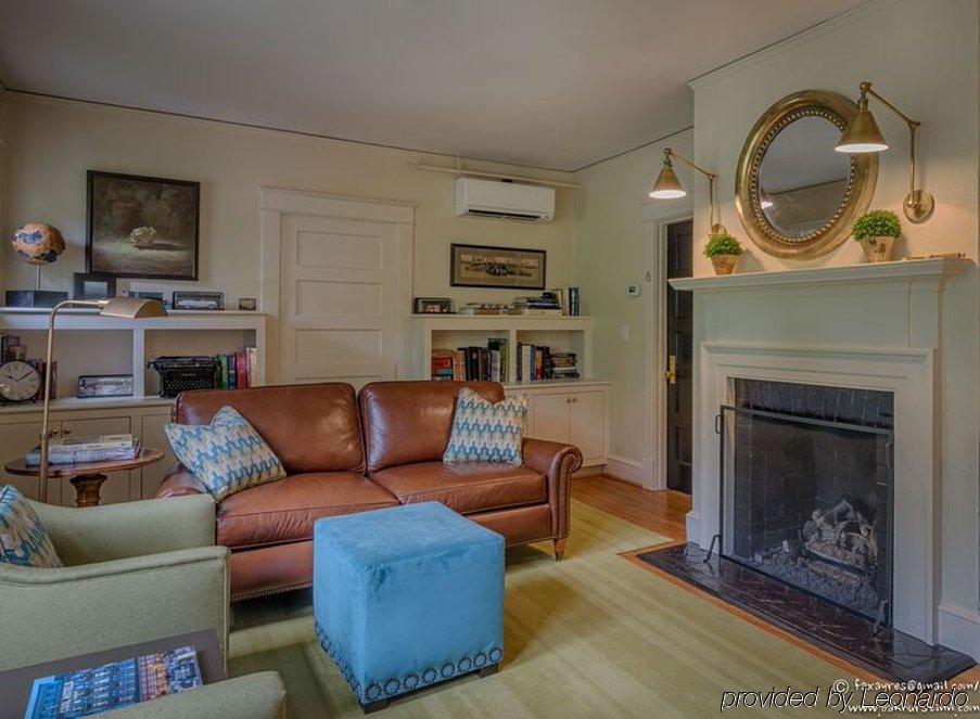 Oakhurst Inn Charlottesville Bagian luar foto